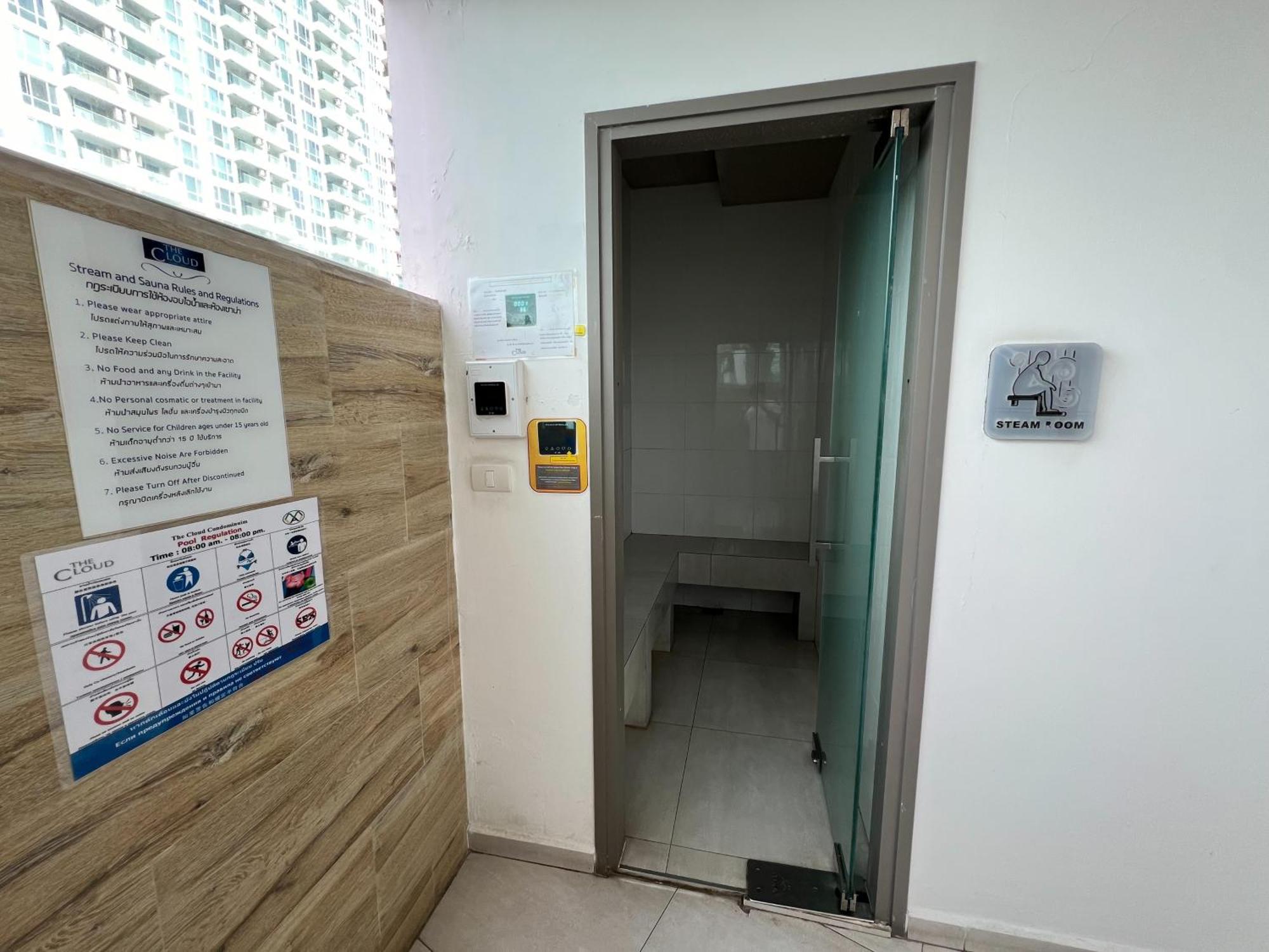 Pattaya, 1 Bed , Cozy , Near , Fast Wifi Apartment *
